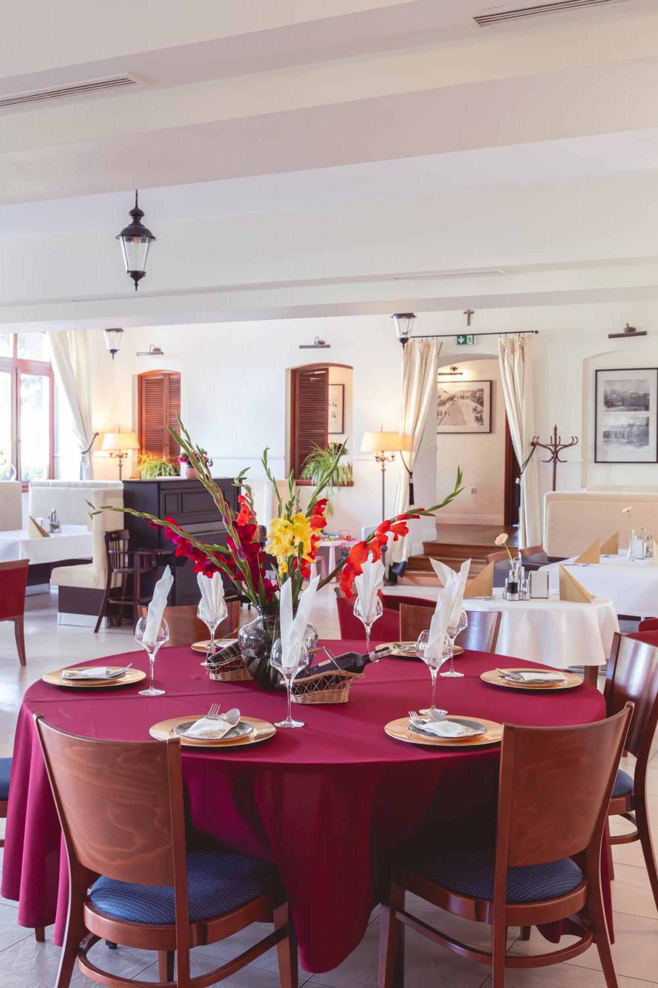 Hotel Skala Biala Podlaska Ngoại thất bức ảnh